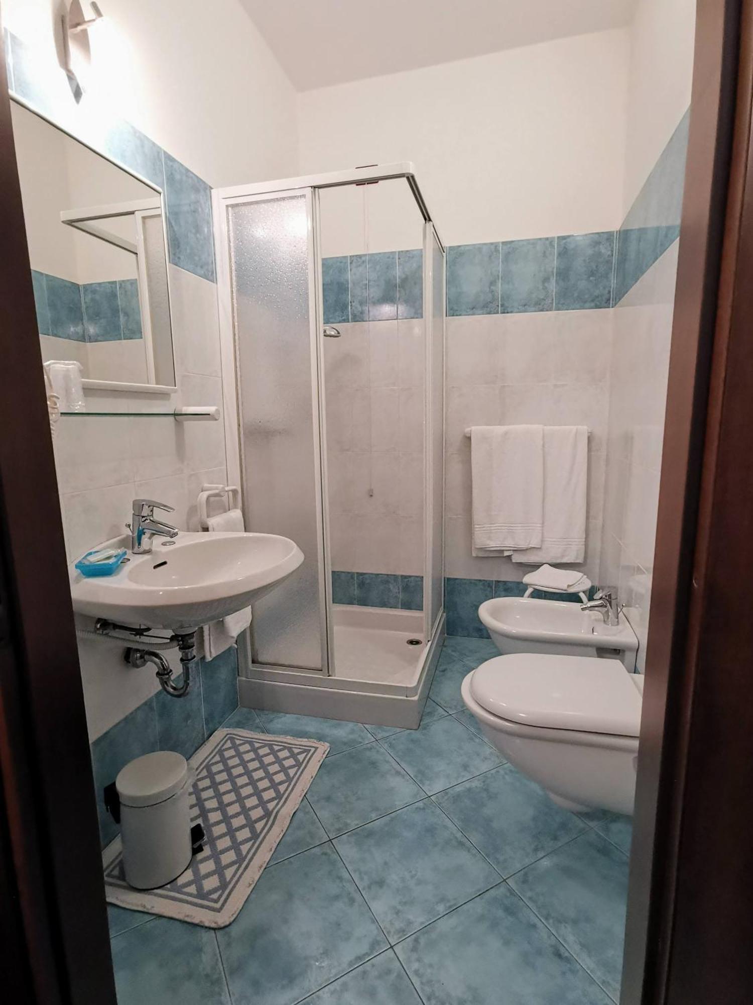 Ristorante Le Rasole Hotel Garda  Bagian luar foto